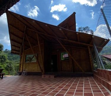 Cocorna Other | hermosa cabaña villa majo, cuenta con el espectacular rio santo domingo