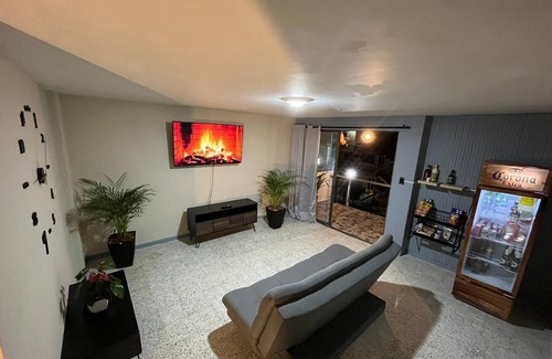 Laureles - Estadio House | Hermosa Casa con 2 Jacuzzi