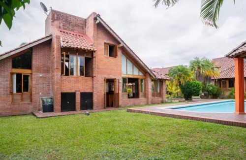 San Sebastian de Mariquita Ski Chalet | Hermosa casa en Mariquita con Piscina!