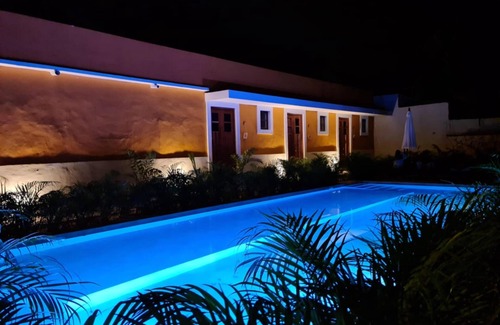 Barrio de Santiago Hotel | Hermosa habitación con 1 cama king size y 1 matrimonial en el centro de Mérida.