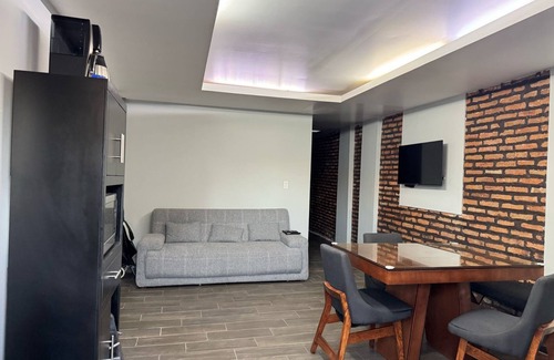 Guadalajara Municipality House | Hermosa Province Duplex House (Large Groups)
