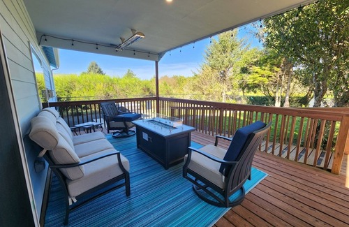 Ocean Shores House | Heron Haven - Beautiful newer canal front home
