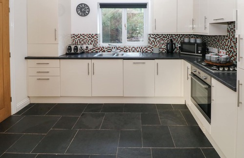 Milford Haven Cottage | HERON, pet friendly, luxury holiday cottage in Milford Haven