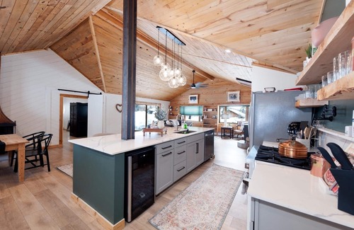 Durango House | Hesperus Mountain Chalet | Mtn Views, Fireplace, Yard, AC -15 Mi to Durango