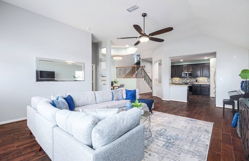 Round Rock House | Hestia: Modern 4BR Retreat - Ideal for Long Stays