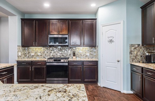 Round Rock House | Hestia: Modern 4BR Retreat - Ideal for Long Stays