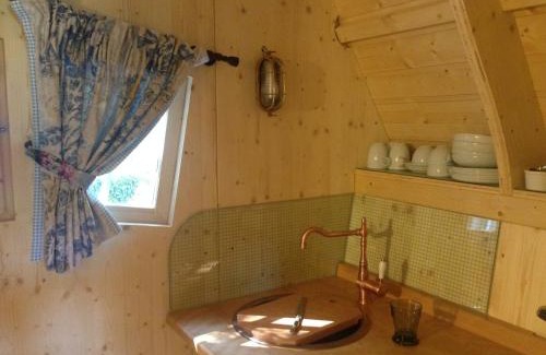 Annweiler am Trifels Cabin | Hexenhäuschen am Waldrand