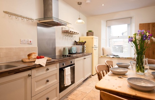 Seahouses Cottage | Hexham Cottage - Seahouses - sleeps 6 guests in 3 bedrooms