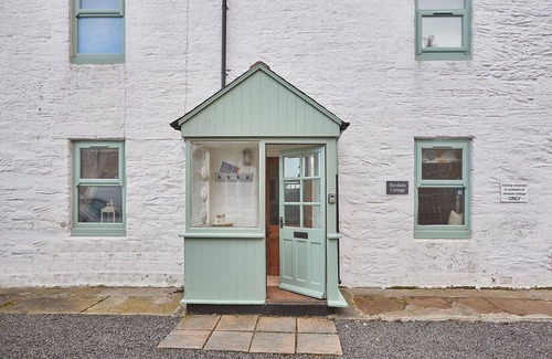 Seahouses Cottage | Hexham Cottage - Seahouses - sleeps 6 guests in 3 bedrooms