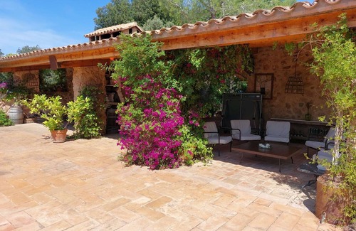 El Bruc House | HHBCN Villa el Castillo