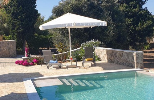 Limni Apartment | Hibiscus Suites - A