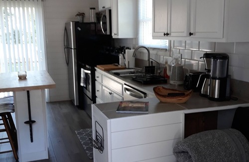 Hickory House | Hickory Tiny House, short and long term rentals