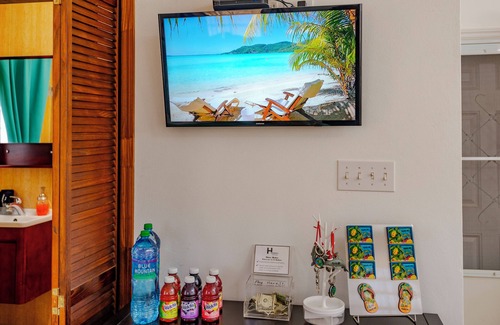 The Valley Apartment | Hidden Cottage Turquoise-Shoal Bay East 5 minutes drive