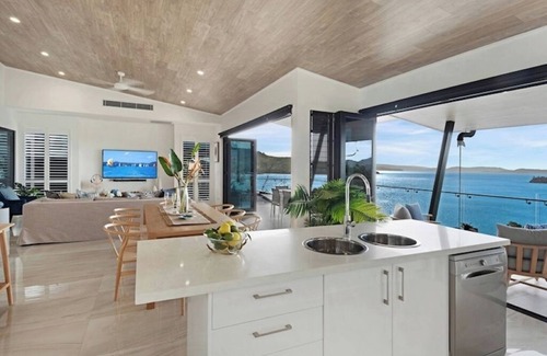 Hamilton Island Apartment | Hidden Cove 13