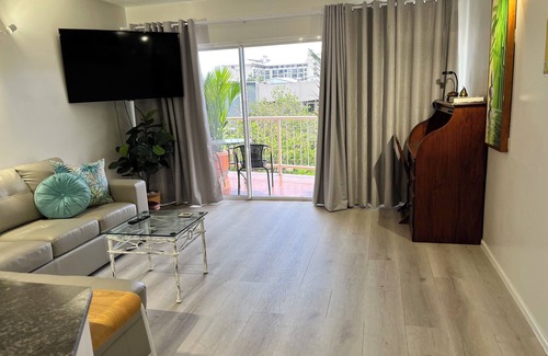 Mooroobool Apartment | Hidden Gem apartment in the heart of Cairns. Free Parking
