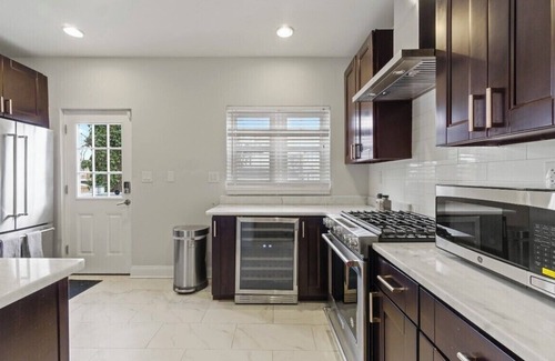 Barney Circle House | Hidden Gem@Capitol Hill, 4BDR,2.5BA , 2 Blocks to Metro - DowntownDC, DCA, IAD