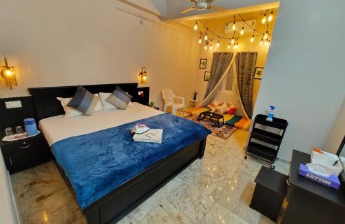 Banjara Hills Apartment | Hidden Gem - Fully Furnished 1BHK with Café Lights & Canopy, AC & Fast Wifi