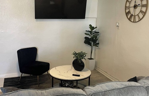 Pahokee Apartment | Hidden Gem located in Pahokee, FL