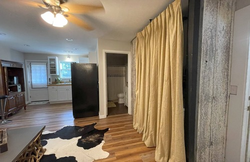 Suwanee Cottage | Hidden Gems in Heart of Suwanee 1Br/1Ba - 2 separate cottages available