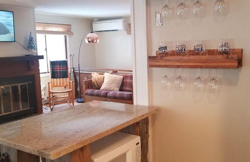 Bridgton House | Hidden Haven at Moose Pond by Shawnee Peak in Knights Hill.