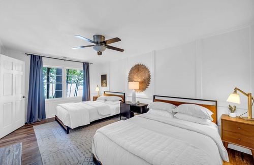 Reed Creek House | Hidden Lakefront Gem w/3 Master King Bedrooms