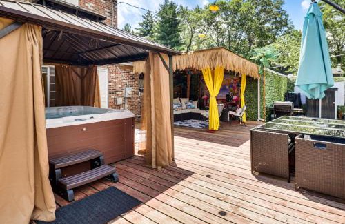 Black Jack House | Hidden Paradise on 5 Acres with Hot Tub and Deck!