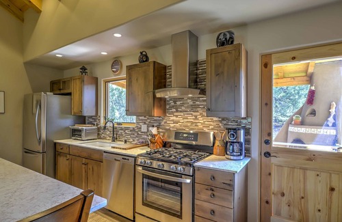Tesuque House | Hidden Santa Fe Gem - Nestled in Tesuque Hills!