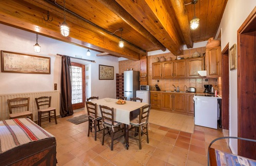 Deliana House | Hidden Treasure in peaceful environment