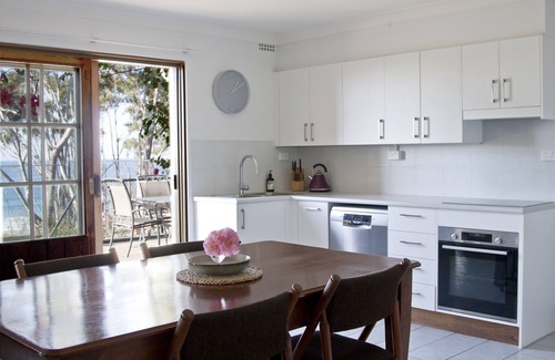 Narrawallee Apartment | Hideaway at the beach - 100m walk to the beach Narrawallee Beach/Mollymook