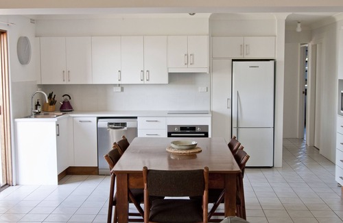Narrawallee Apartment | Hideaway at the beach - 100m walk to the beach Narrawallee Beach/Mollymook