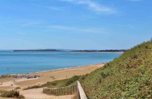 Walkford Apartment | Hideaway Cabin for two on edge of New Forest