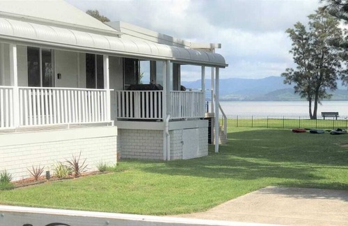 Primbee House | Hideaway Lake
