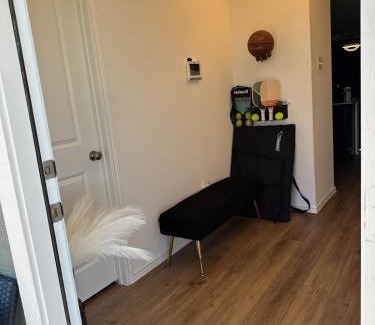 Kyle House | Hideaway & Relax Stay right off the Highway
