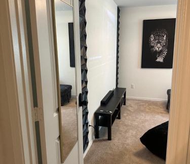 Kyle House | Hideaway & Relax Stay right off the Highway