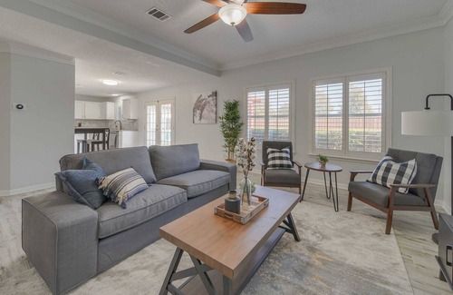 Rowlett House | High End 5br Bright and sunny Open Space House