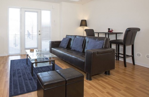 Churchill Meadows House | High End - Churchill Meadows Full House with free Parking.
