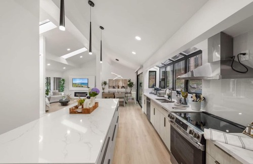 Northeast Bellevue House | High-End home for business and family