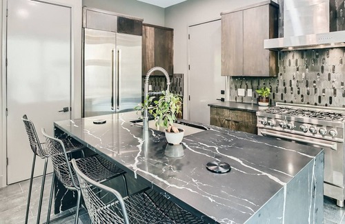 Chestnut House | High End Smart Home w/ Pool | Close to UT & Downtown | Daily Cleaning Available