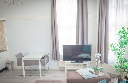 Scheveningen Badplaats Apartment | High end studio near the beach