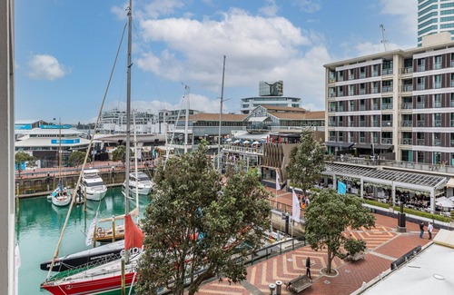 Auckland Central Business District Apartment | High-end Viaduct studio apartment!