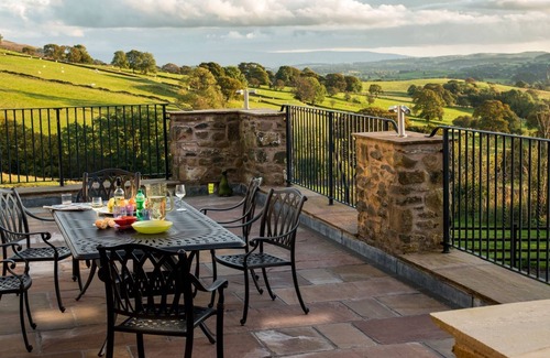 Bretherdale Cottage | HIGH FELLSIDE HALL, family friendly, with pool in Sedbergh