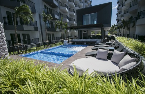 Kram Condo | High floor Studio pool view, walking distrance to the beach