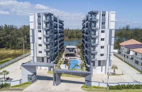 Kram Condo | High floor Studio pool view, walking distrance to the beach
