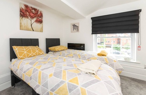 Reading City Centre Apartment | High quality 1bed central apt for 3 w/free parking