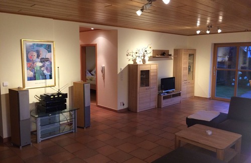 Jesberg Apartment | High-quality vacation apartment 106 sqm for up to 6 people, 3 bedrooms, near A49