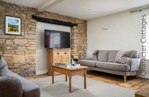 Milton-under-Wychwood House | High Ridge