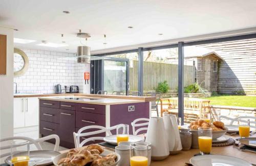 Milton-under-Wychwood House | High Ridge
