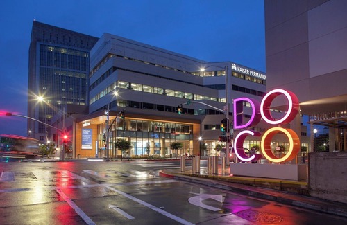 Downtown Sacramento Apartment | High-Rise and Luxury Suite: Cozy + Central