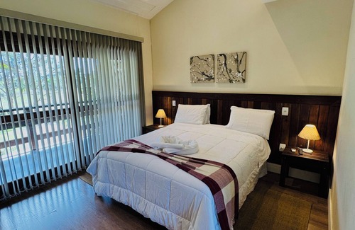 Saquarema Other | High standard country house, 8 luxury suites, swimming pool, lake, sports courts.