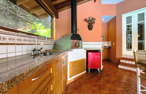 Carapicuiba House | High Standard House in Granja Viana - Cond. Closed